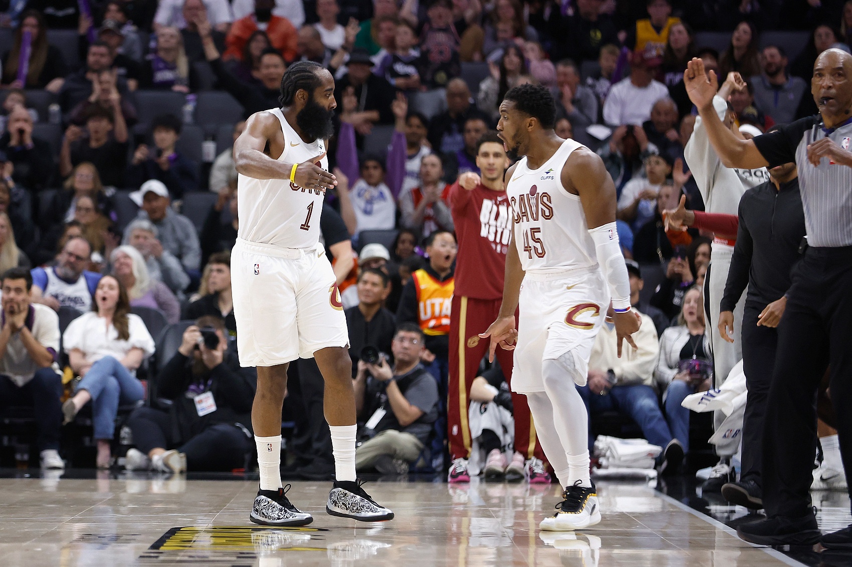 开云APP-骑士剩余20场赛程难度为东部最轻松 对手累计胜率仅46.3%！